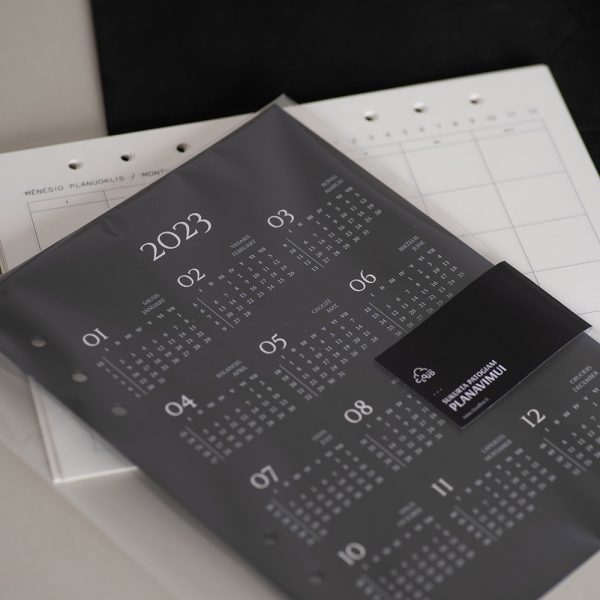 Mėnesio planuoklis + Kalendorius 2023 (juodas) - pakuotė
