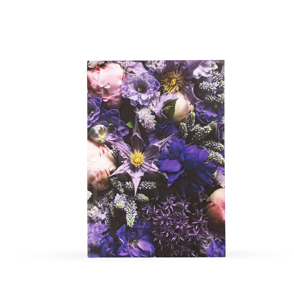 Užrašų knygutė su purpurinio sodo printu ant viršelio